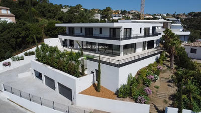 Maison contemporaine - 539 m² - 13 pièces