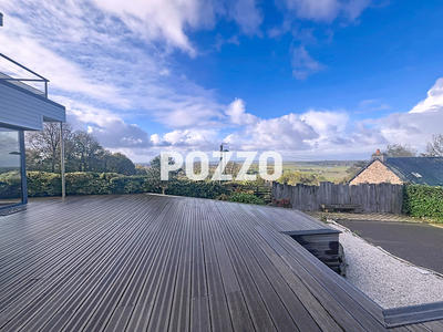 Maison - 202 m² - 7 pièces