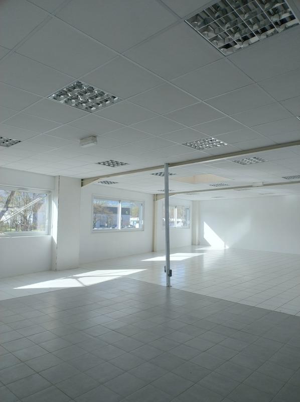 Bureau - 185 m² - 1 pièce