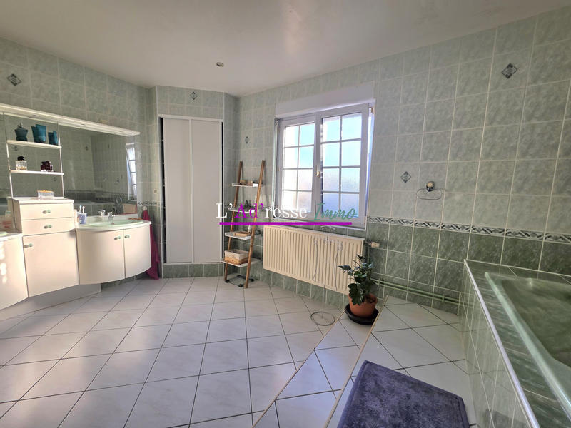 Maison - 200 m² - 7 pièces