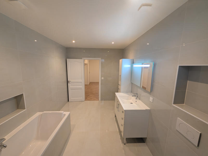 Maison - 298 m² - 10 pièces