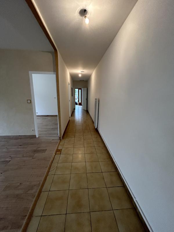 Local d'activités - 94 m² - 4 pièces