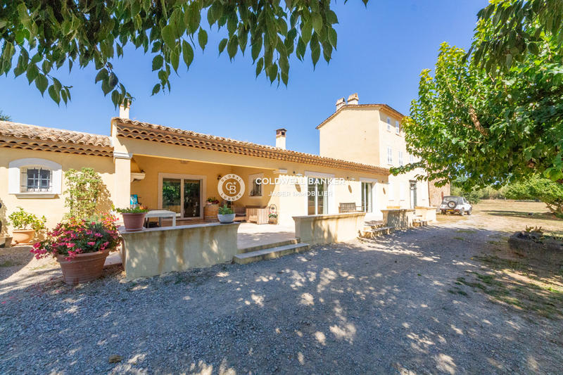 Propriété - 400 m² - 8 pièces