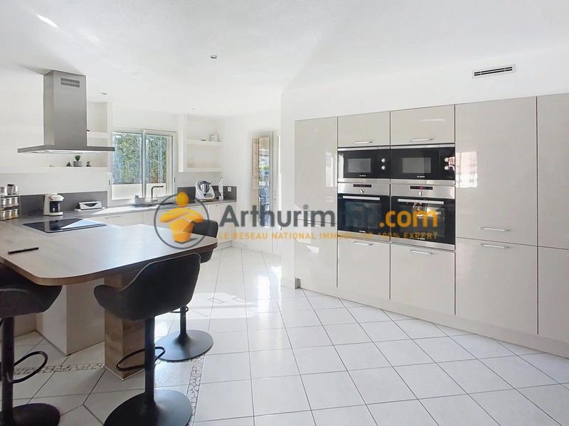 Maison - 190 m² - 9 pièces