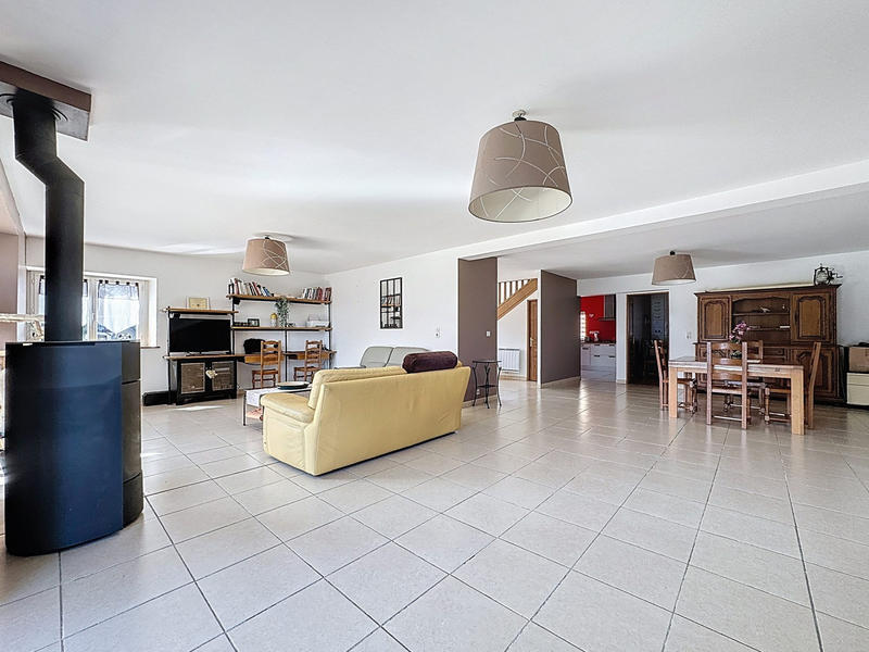 Maison - 210 m² - 7 pièces