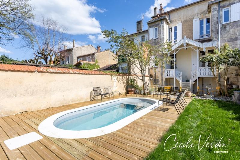 Maison en pierre - 200 m² - 8 pièces