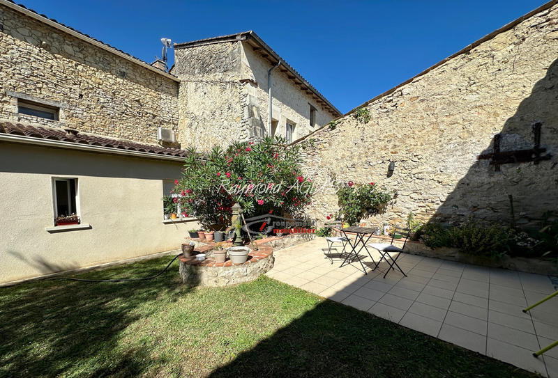 Maison de village - 265 m² - 11 pièces