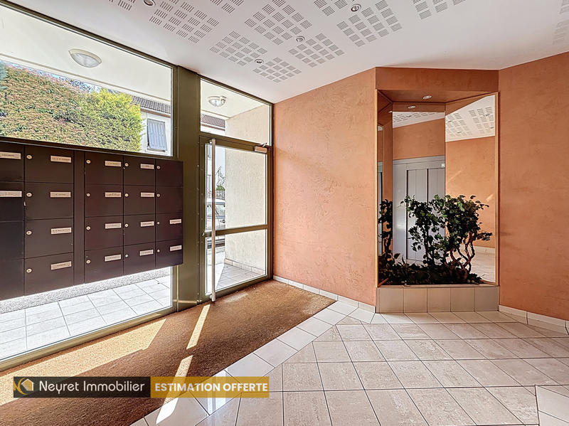 Appartement - 80 m² - 3 pièces