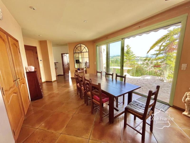 Villa - 145 m² - 5 pièces