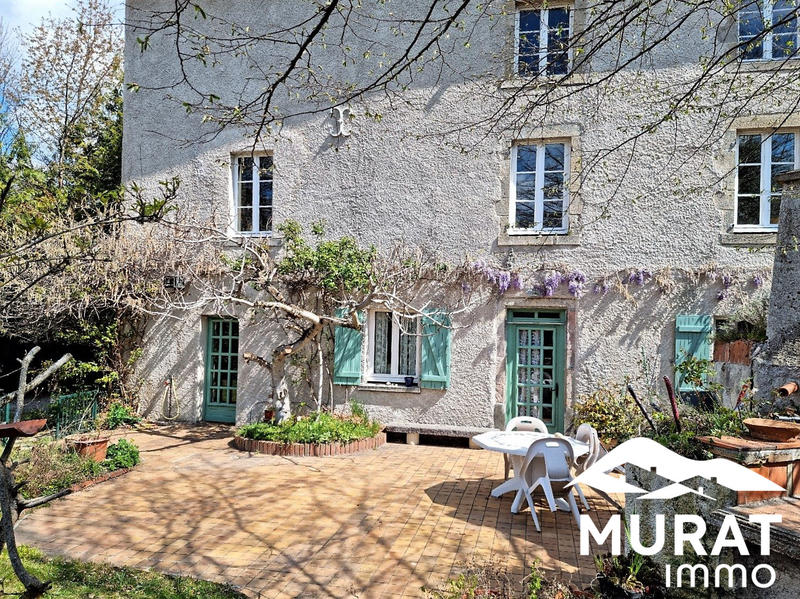 Maison ancienne - 238 m² - 10 pièces