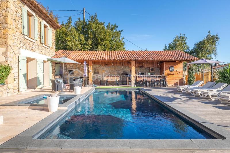 Mas - 284 m² - 6 pièces