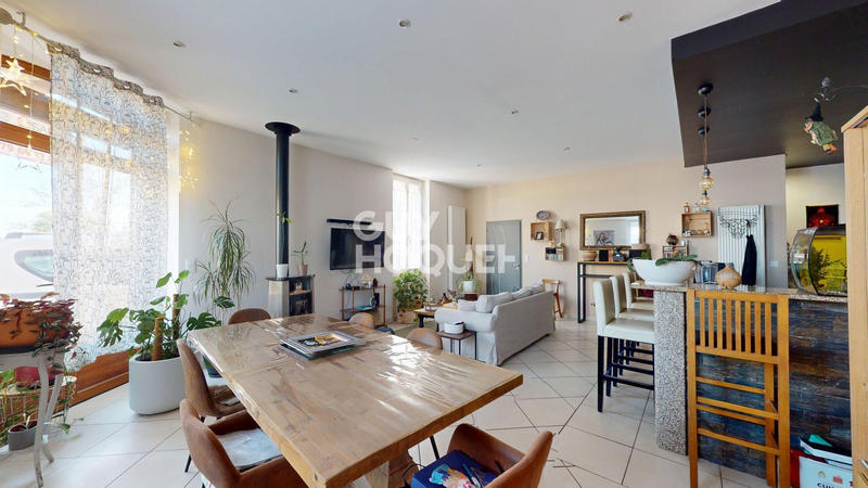 Maison - 270 m² - 8 pièces