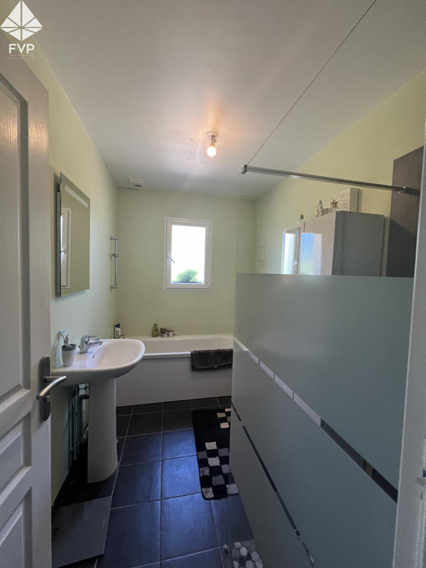 Maison - 185 m² - 8 pièces