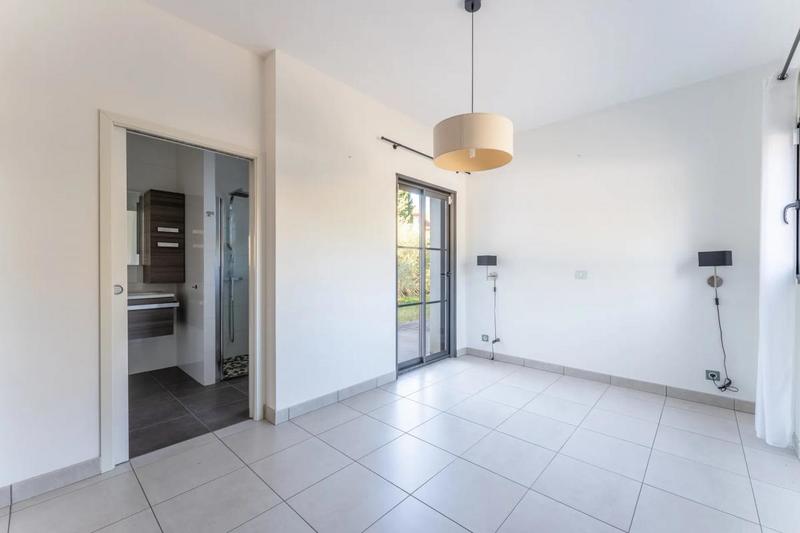 Maison - 180 m² - 7 pièces