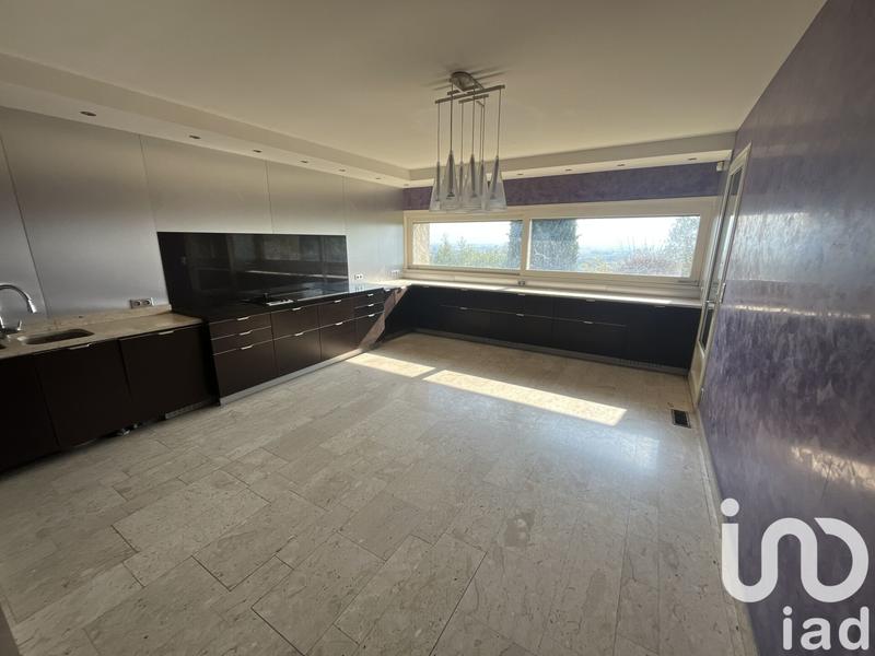 Maison - 311 m² - 7 pièces