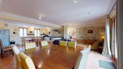 Maison - 750 m² - 19 pièces