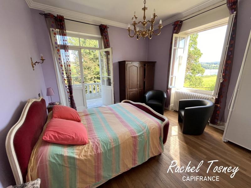 Maison bourgeoise - 260 m² - 9 pièces