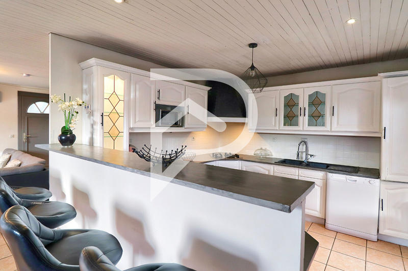 Villa - 144 m² - 7 pièces