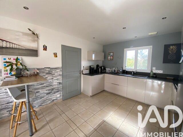 Maison - 93 m² - 4 pièces