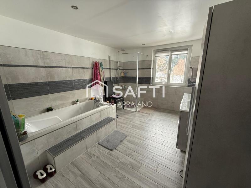 Maison - 209 m² - 7 pièces