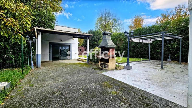 Maison - 177 m² - 7 pièces