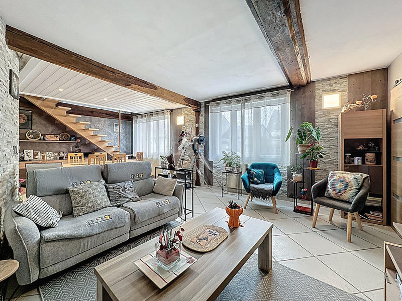 Maison - 98 m² - 5 pièces