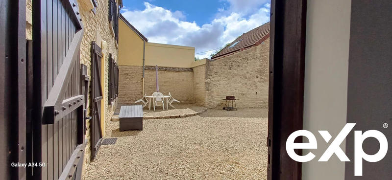 Maison traditionnelle - 122 m² - 7 pièces