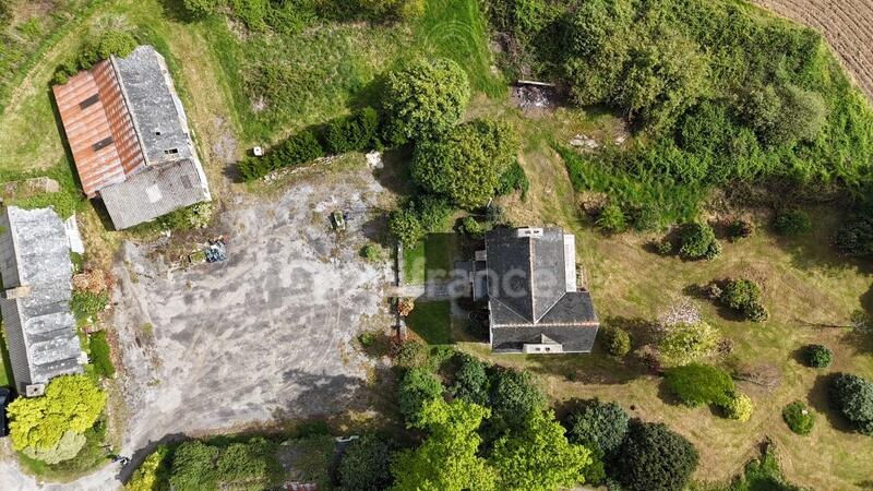 Propriété - 111 m² - 6 pièces