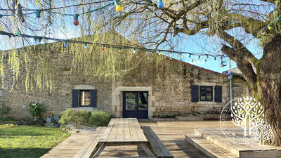 Maison ancienne - 360 m² - 10 pièces