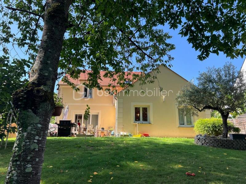 Maison - 142 m² - 5 pièces