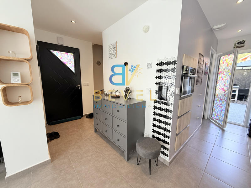 Maison - 96 m² - 4 pièces