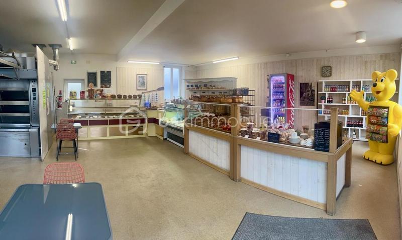 Local commercial - 150 m² - 6 pièces