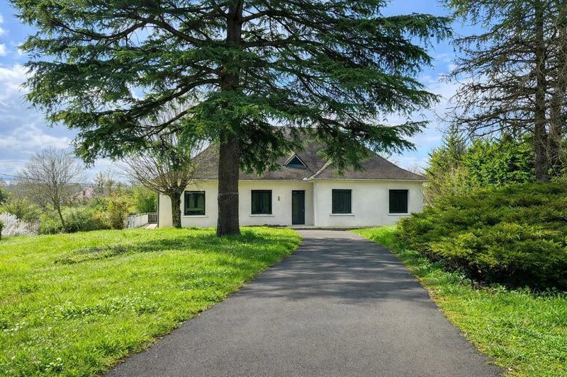 Maison - 260 m² - 1 pièce