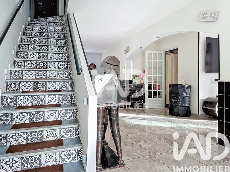 Maison - 189 m² - 7 pièces