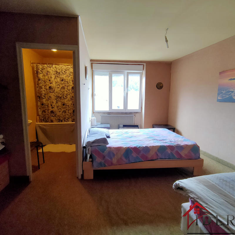 Maison - 233 m² - 11 pièces