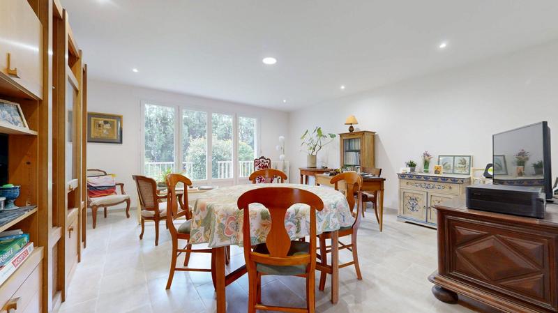 Appartement - 98 m² - 4 pièces