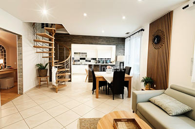 Villa - 140 m² - 6 pièces