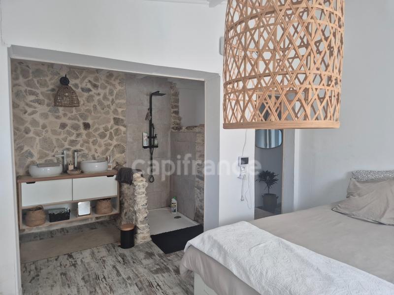 Maison en pierre - 180 m² - 6 pièces