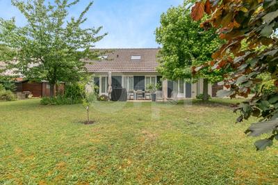 Maison - 205 m² - 8 pièces