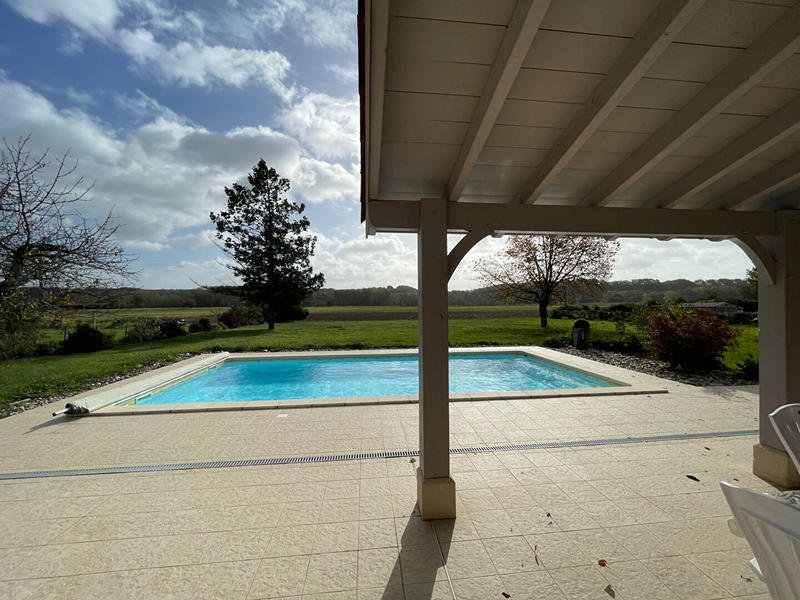 Maison - 259 m² - 9 pièces