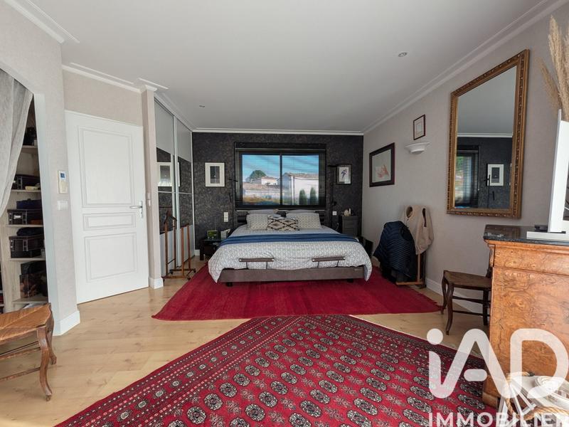 Maison de maîtres - 300 m² - 10 pièces