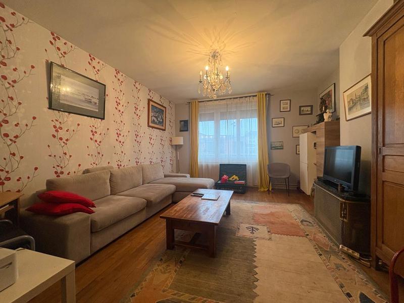 Appartement - 98 m² - 3 pièces