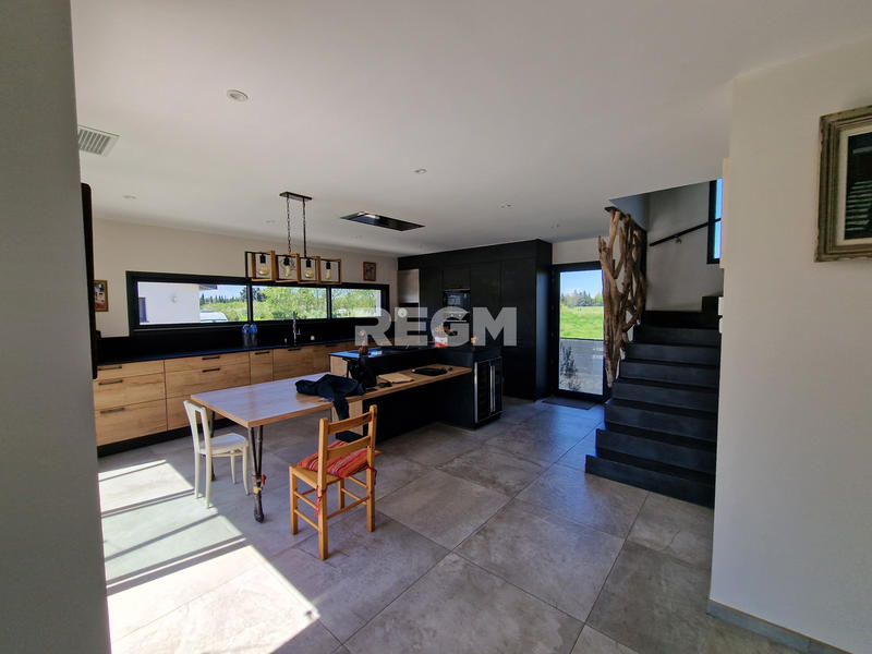 Villa - 146 m² - 6 pièces