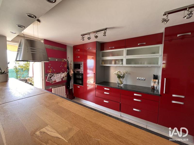 Appartement - 80 m² - 4 pièces