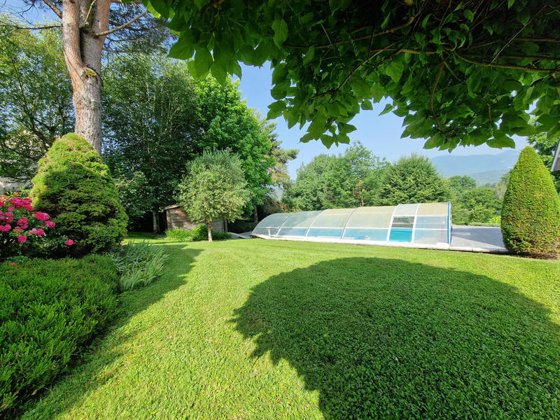 Maison - 185 m² - 8 pièces