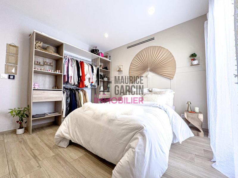 Maison - 205 m² - 5 pièces