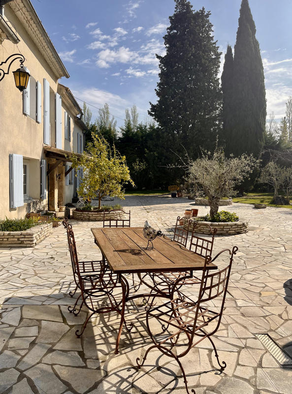 Propriété - 600 m² - 15 pièces