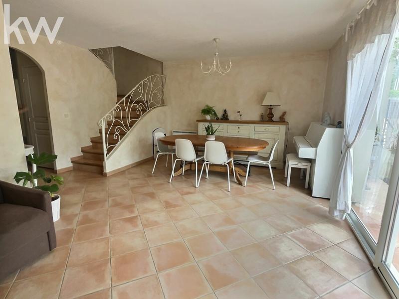 Maison - 111 m² - 4 pièces