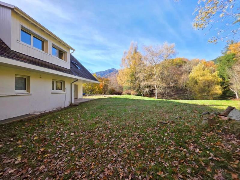 Maison - 224 m² - 7 pièces