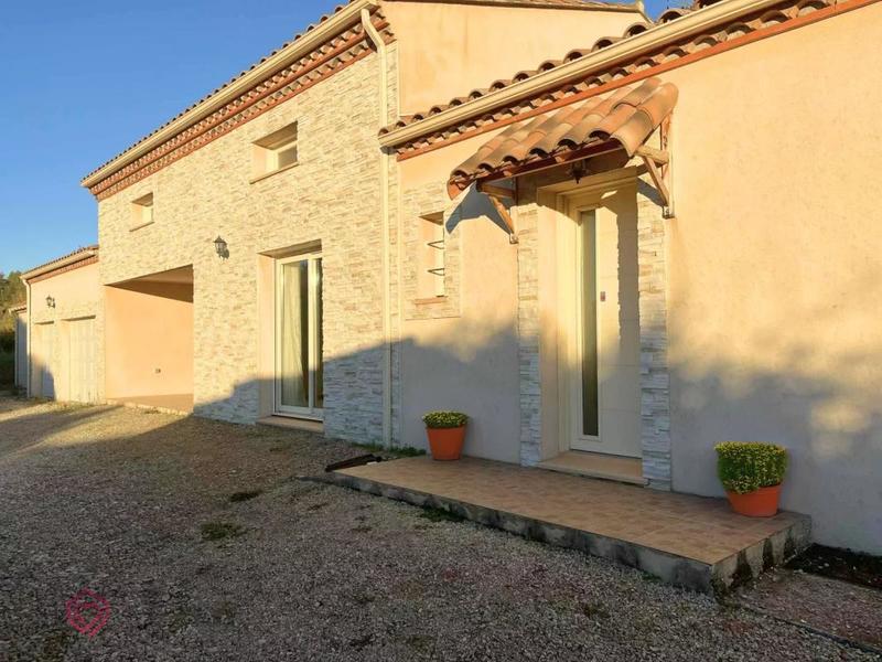 Maison - 243 m² - 6 pièces